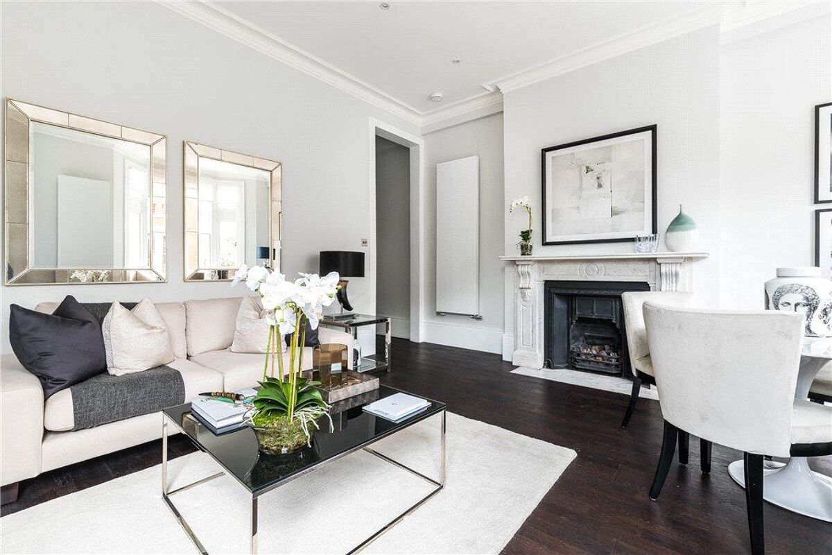 flat to rent in Roland Mansions, Old Brompton Road, South Kensington