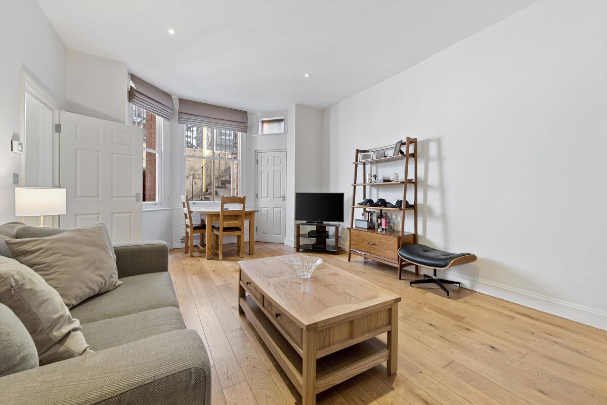 flat to rent in Rosary Gardens, South Kensington, London, SW7