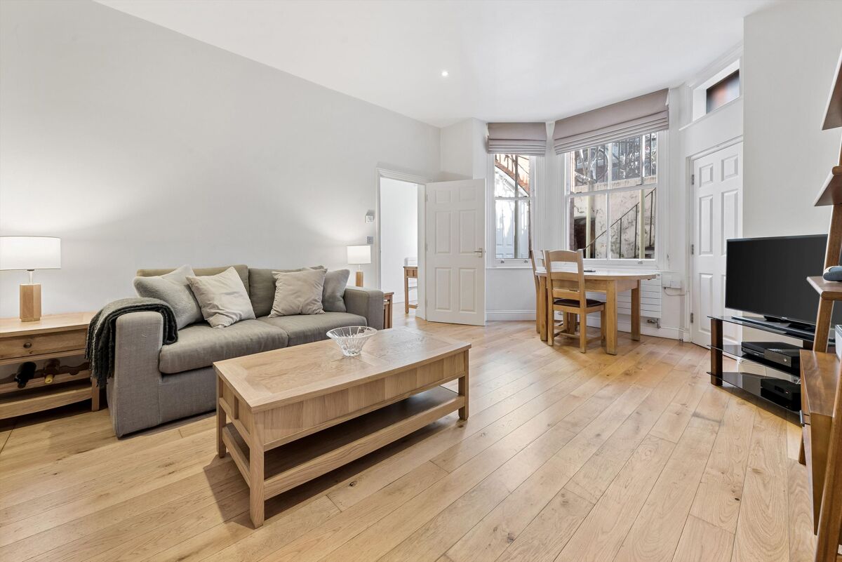 flat to rent in Rosary Gardens, South Kensington, London, SW7