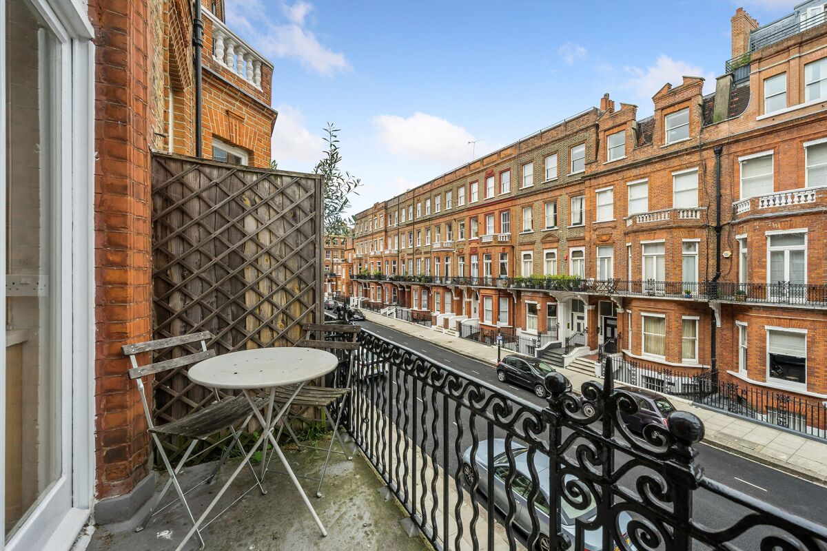 flat to rent in Rosary Gardens, South Kensington, London, SW7