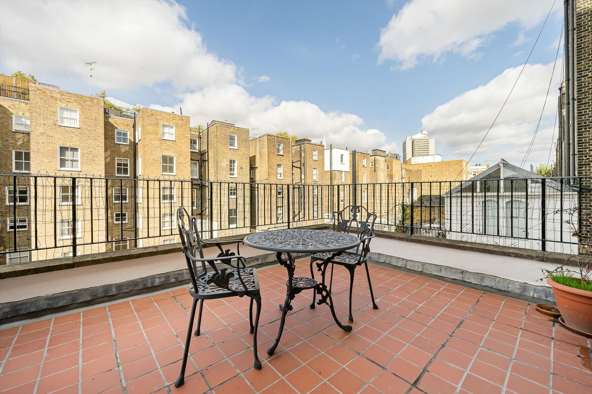 flat to rent in Collingham Gardens, South Kensington, London, SW5