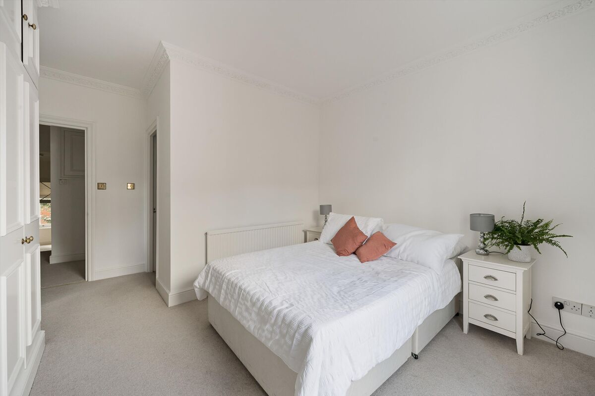 flat to rent in Collingham Gardens, South Kensington, London, SW5