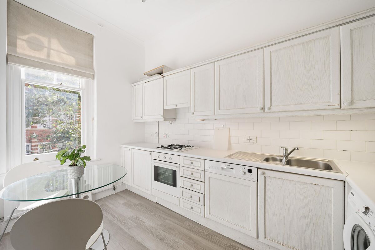 flat to rent in Collingham Gardens, South Kensington, London, SW5