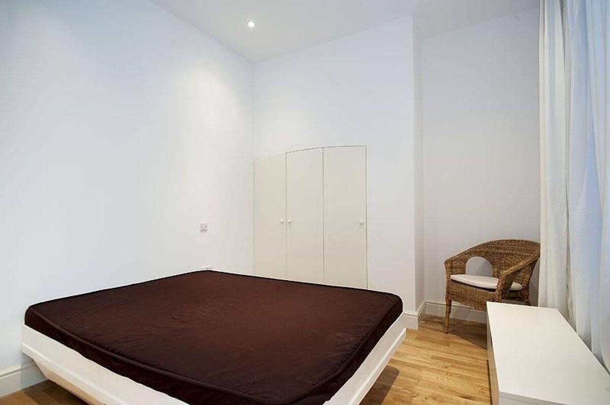 flat to rent in Courtfield Gardens, South Kensington, London, SW5 SKQ012223953 Knight Frank