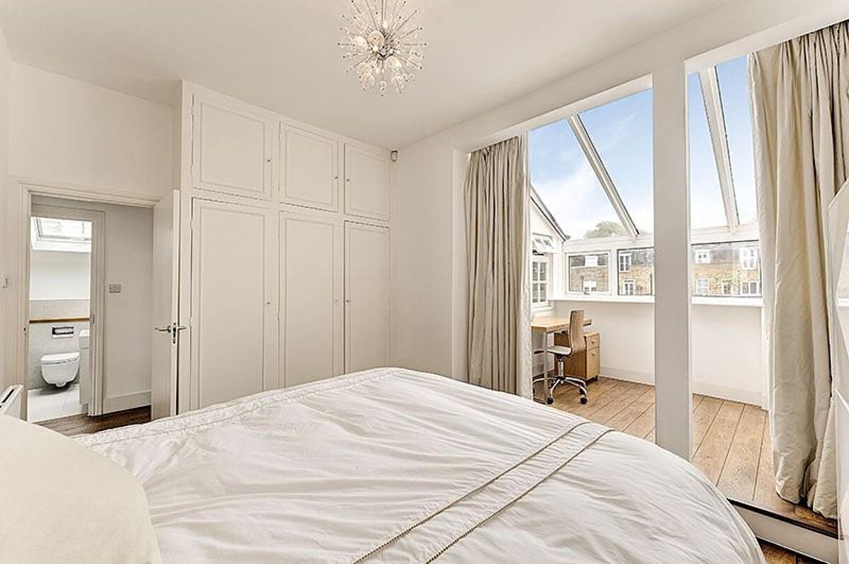 flat to rent in Roland Gardens, South Kensington, London SW7
