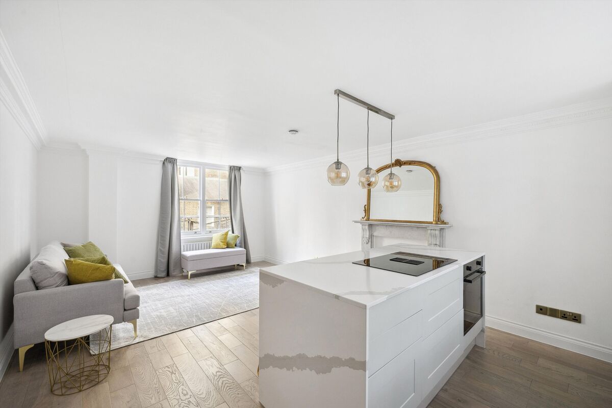 flat to rent in Collingham Gardens, Earl's Court, London, SW5