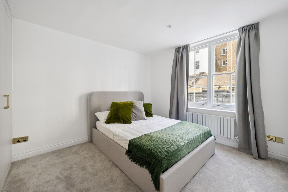 flat to rent in Collingham Gardens, Earl's Court, London, SW5