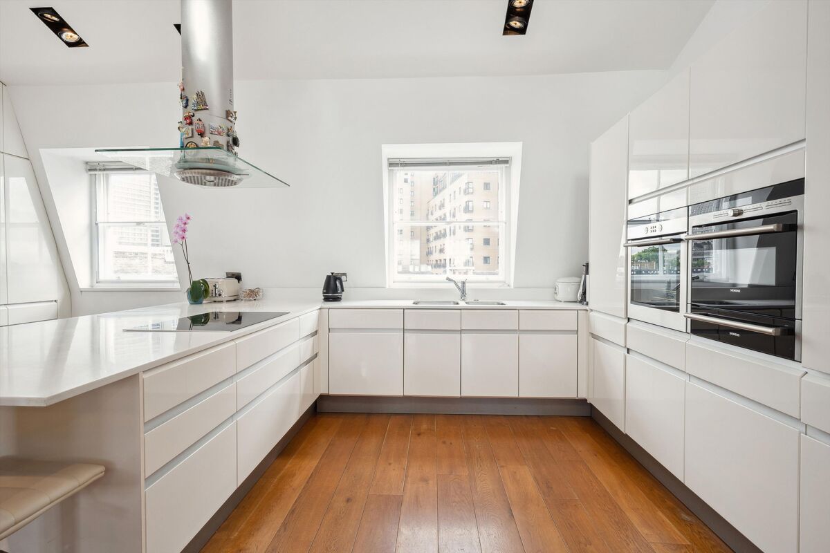 flat to rent in Cornwall Gardens, South Kensington, London, SW7