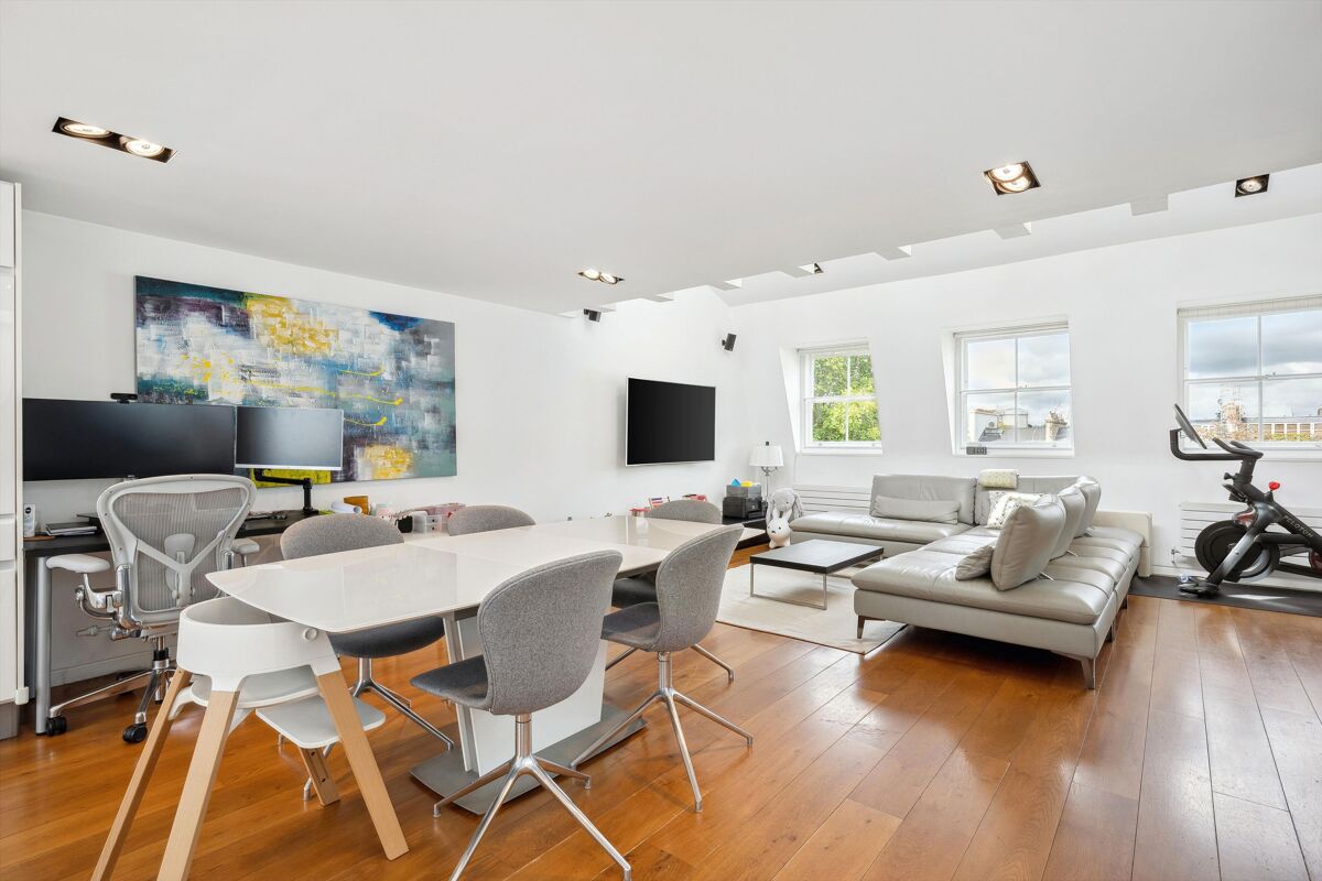 flat to rent in Cornwall Gardens, South Kensington, London, SW7