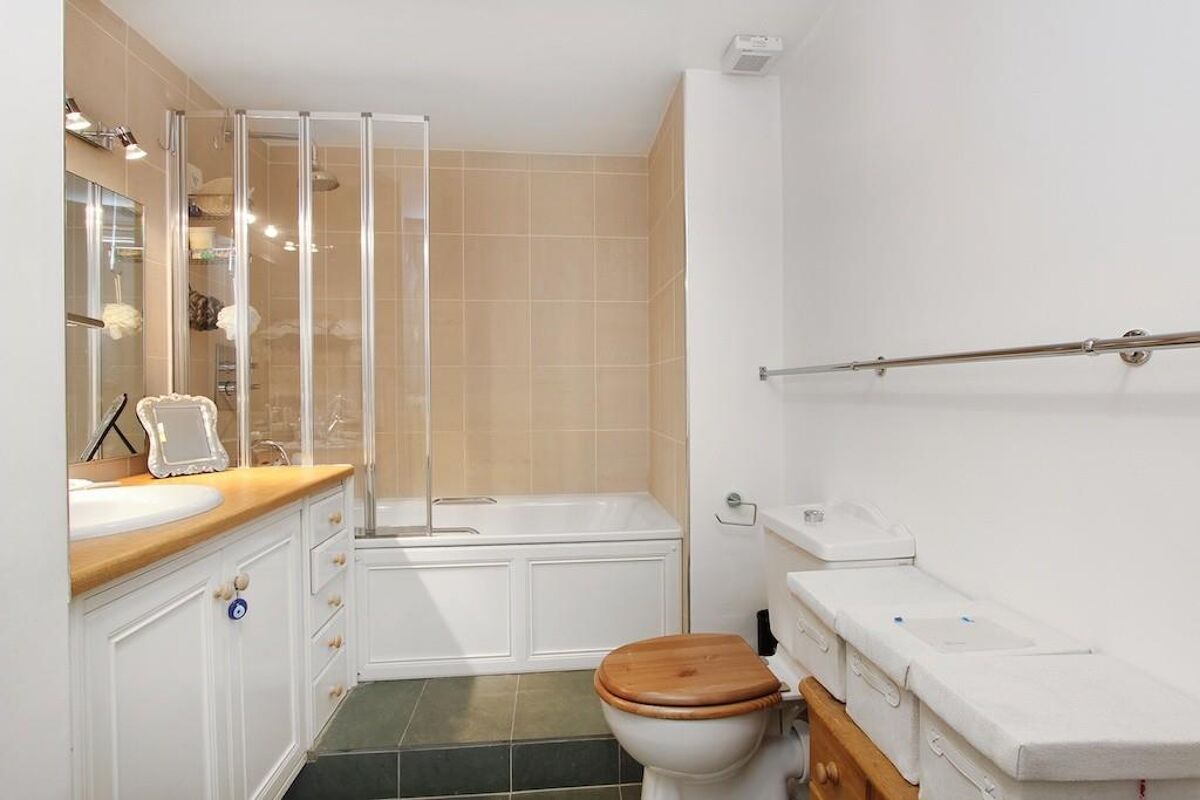 flat to rent in Southwell Gardens, South Kensington, London, SW7 SKQ012274670 Knight Frank