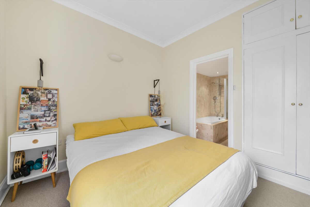 flat to rent in Philbeach Gardens, Earls Court, London, SW5