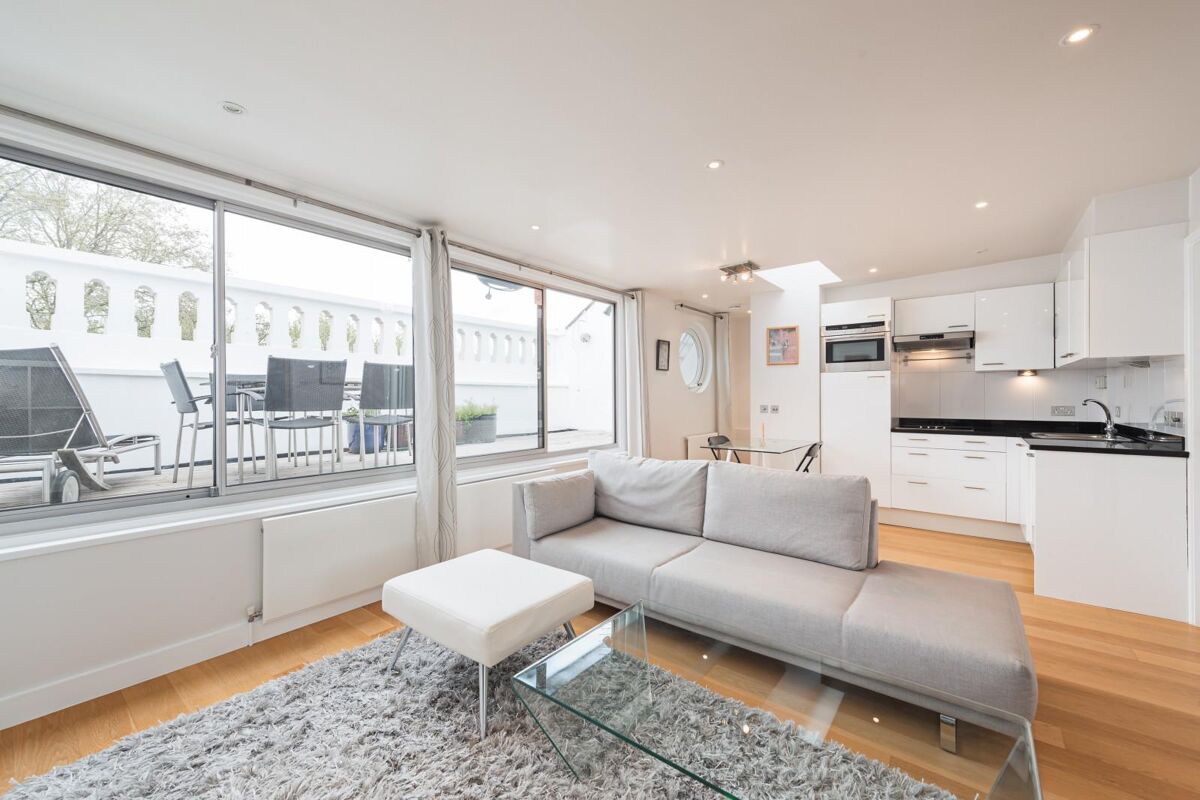 flat to rent in Earls Court Square, Earls Court, London, SW5