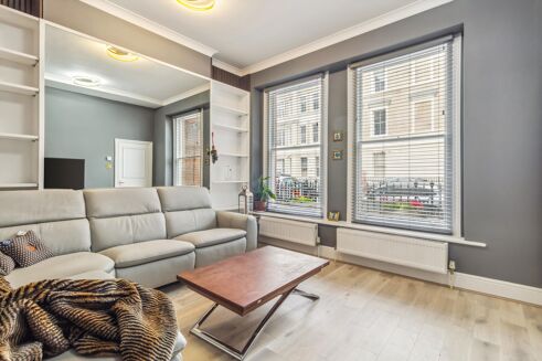 Picture of 2 bedroom flat for rent.