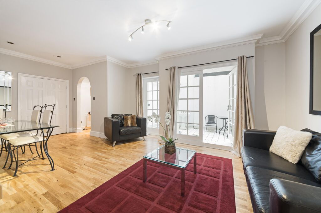 Image of Queen's Gate, South Kensington, London, SW7