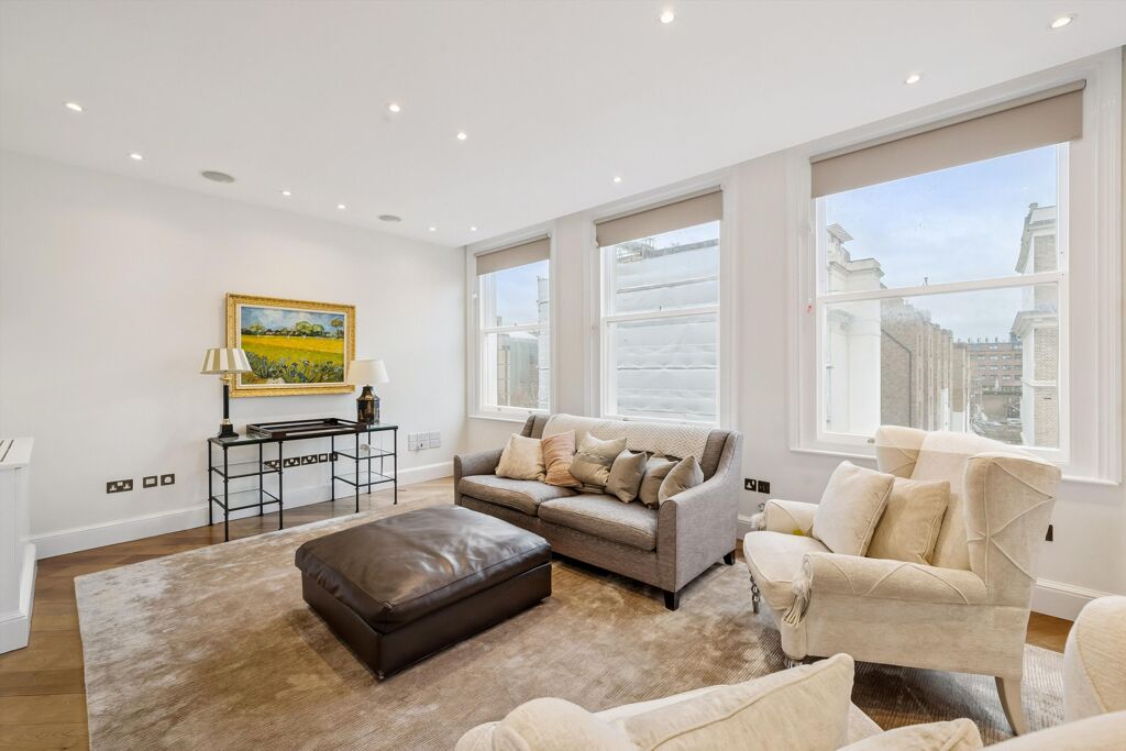 Image of Queen's Gate, South Kensington, London, SW7