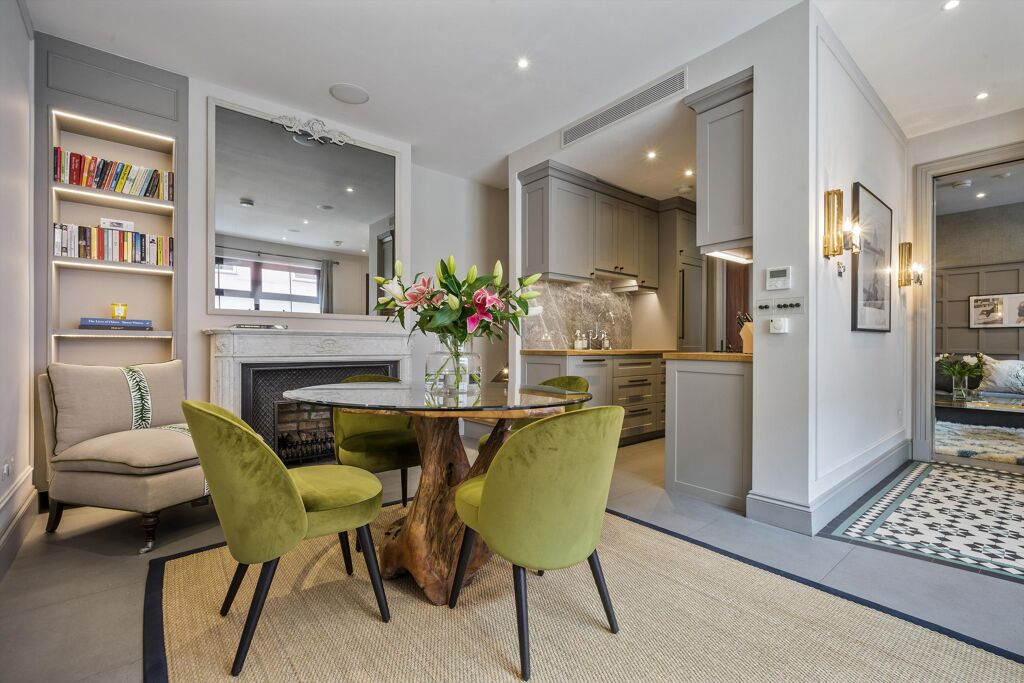Image of Old Manor Yard, Earls Court, London, SW5