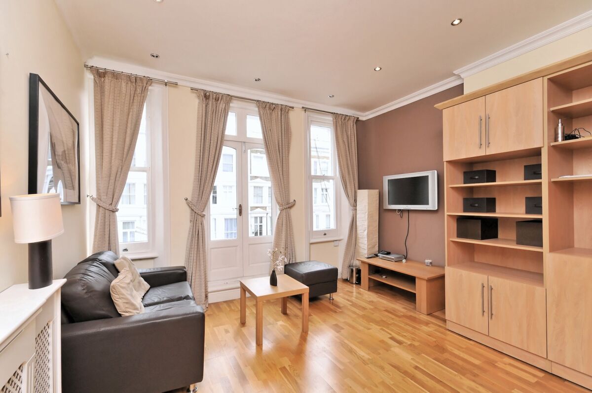 Flat to rent in Nevern Road, Earl's Court, London, SW5 SKQ152608