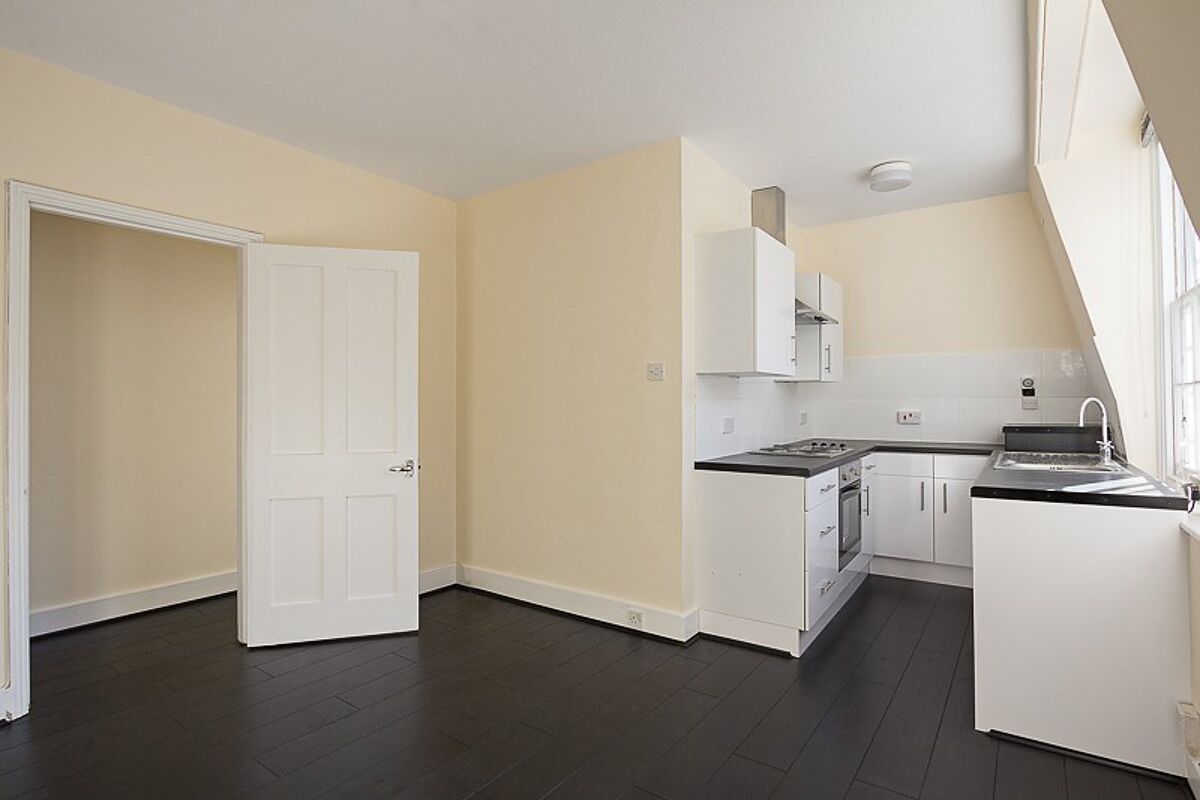 flat to rent in Sussex Mansions, Old Brompton Road, South Kensington