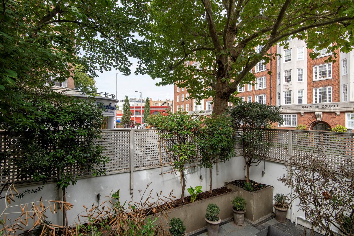 flat for sale in Onslow Square, London, SW7. - SLA012002172 | Knight Frank