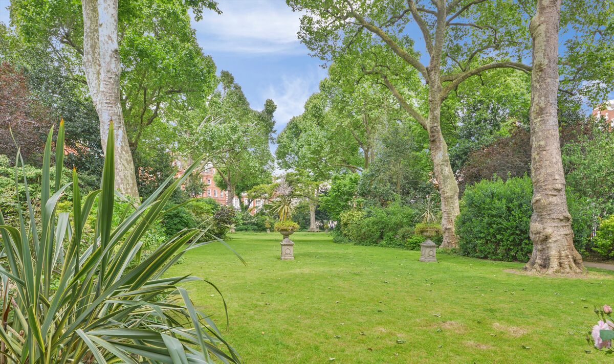 flat for sale in Lennox Gardens, London, SW1X SLA012039384 Knight Frank