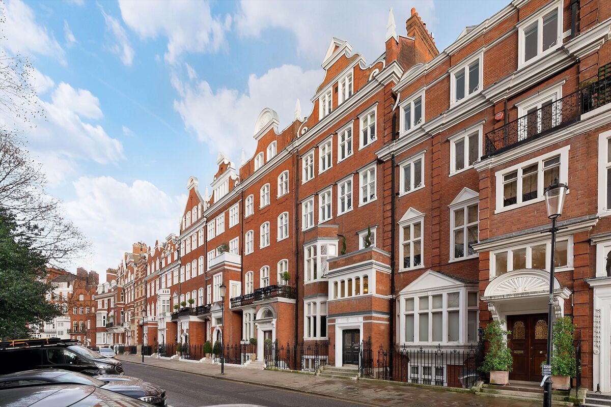 flat for sale in Lennox Gardens, London, SW1X SLA012039384 Knight Frank