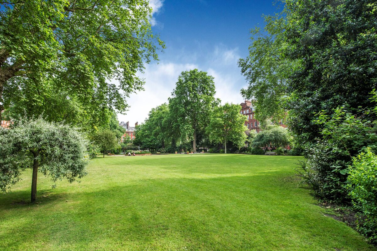 flat for sale in Cadogan Square, Knightsbridge, London, SW1X