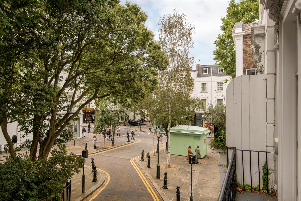 house for sale in Wellington Square, Chelsea, London, SW3