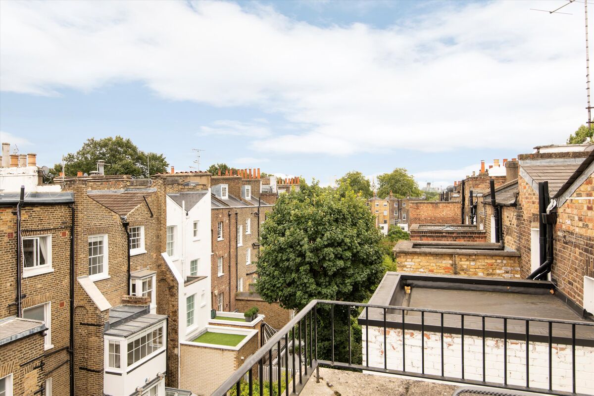 house for sale in Wellington Square, Chelsea, London, SW3