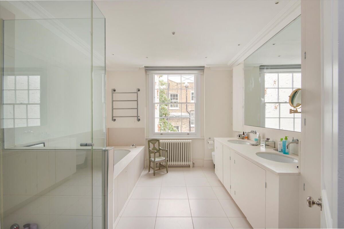 house for sale in Wellington Square, Chelsea, London, SW3