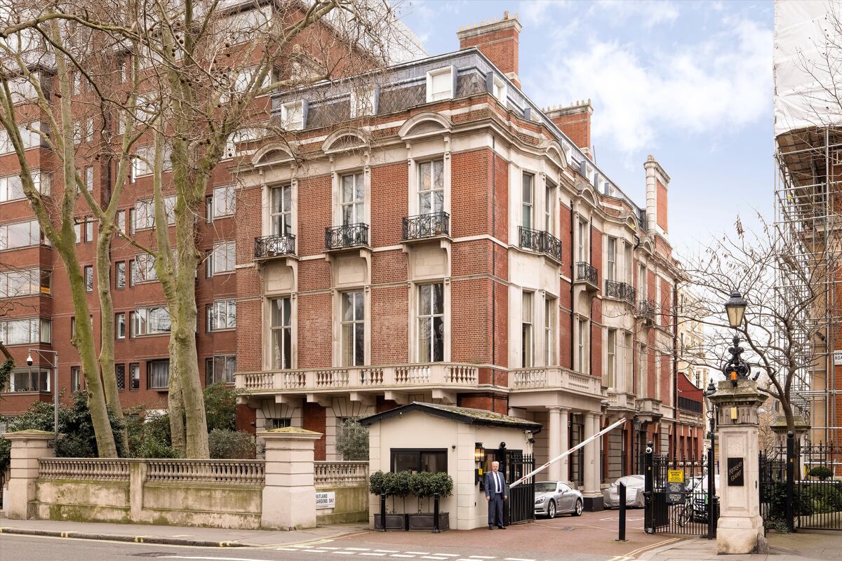 flat for sale in Rutland Gardens, London, SW7 SLA012112117 Knight Frank
