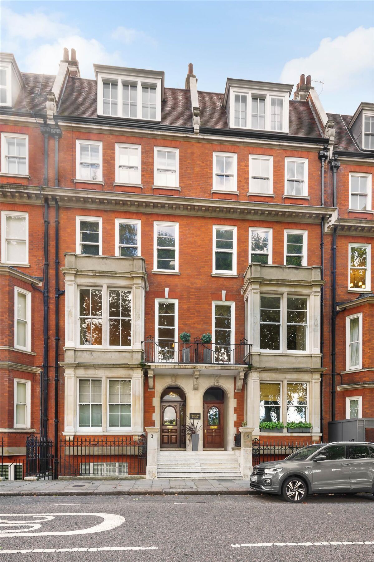 flat for sale in Ormonde Gate, London, SW3 SLA012165400 Knight Frank