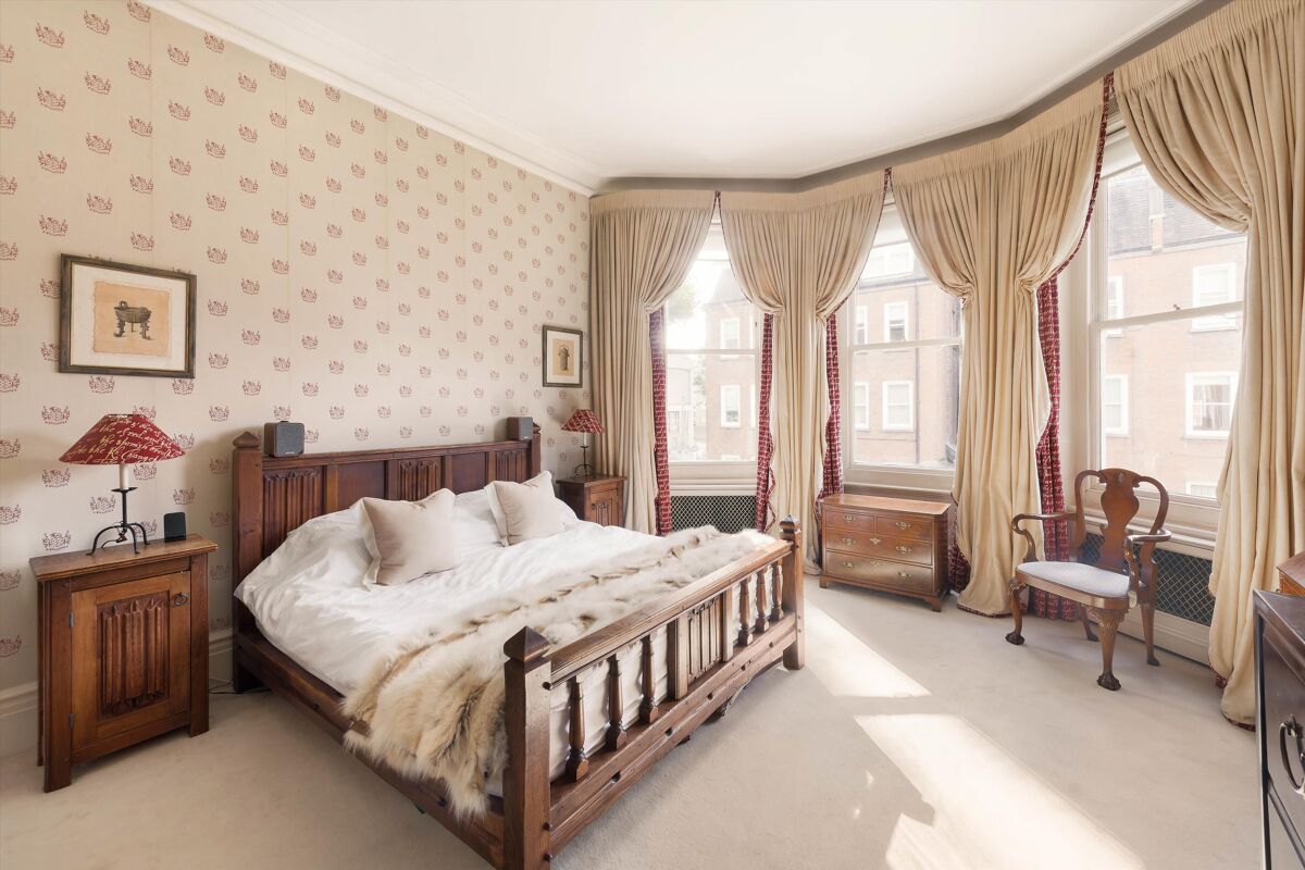 flat for sale in Ormonde Gate, London, SW3 SLA012165400 Knight Frank