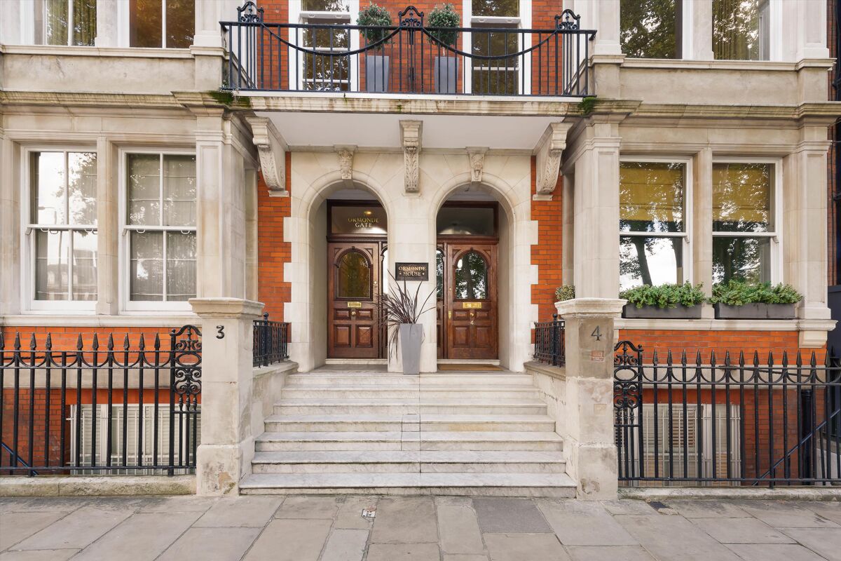 flat for sale in Ormonde Gate, London, SW3 SLA012165400 Knight Frank