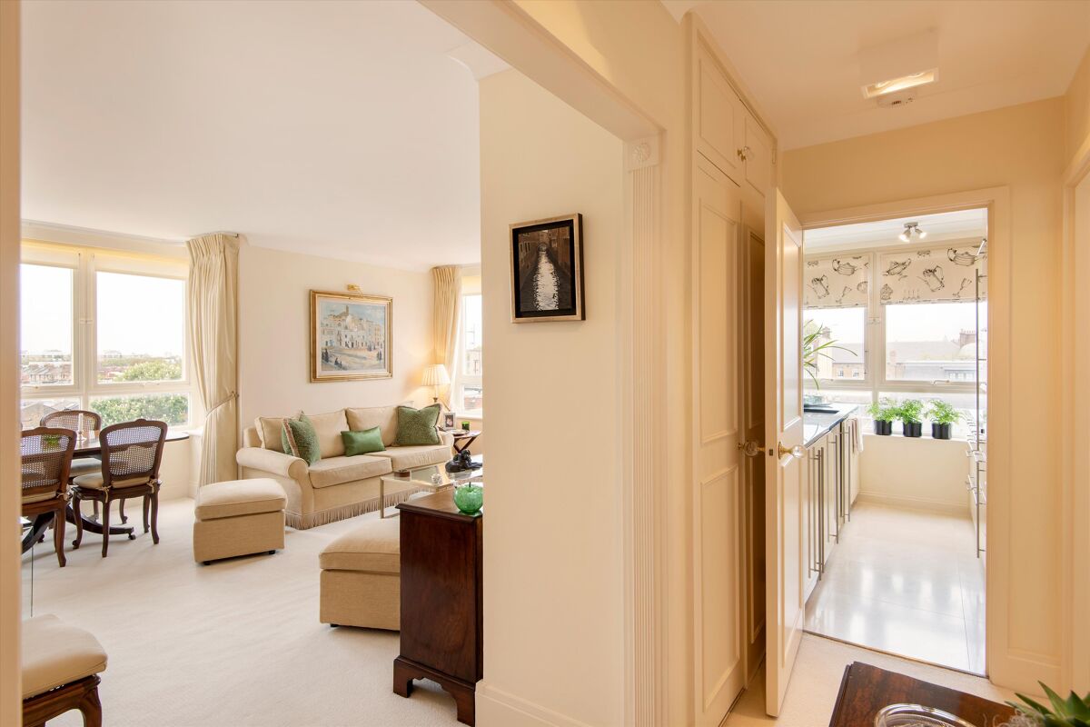 flat for sale in Chelsea Towers, Chelsea Manor Gardens, London, SW3