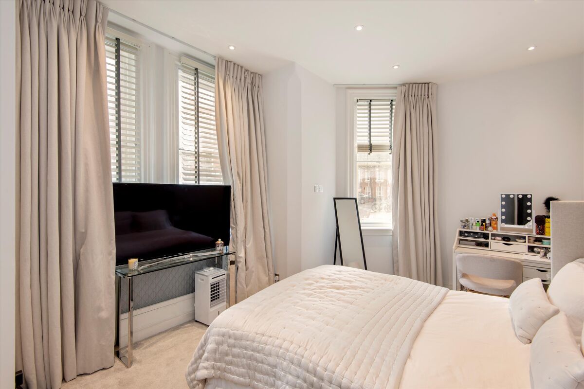 flat for sale in Cadogan Gardens, London, SW3 SLA012211355 Knight Frank