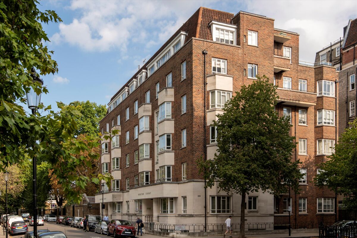 flat for sale in Burton Court, London, SW3 SLA012211548 Knight Frank