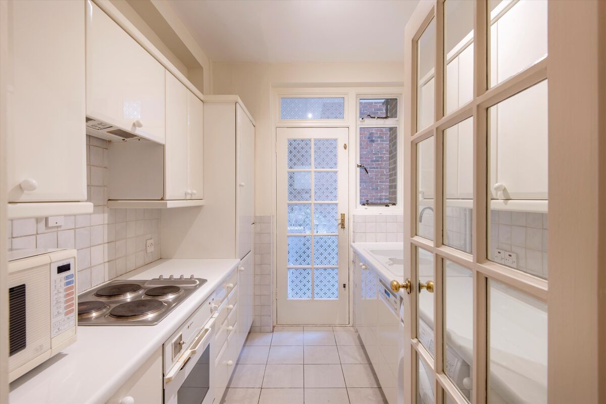 flat for sale in Burton Court, London, SW3 SLA012211548 Knight Frank