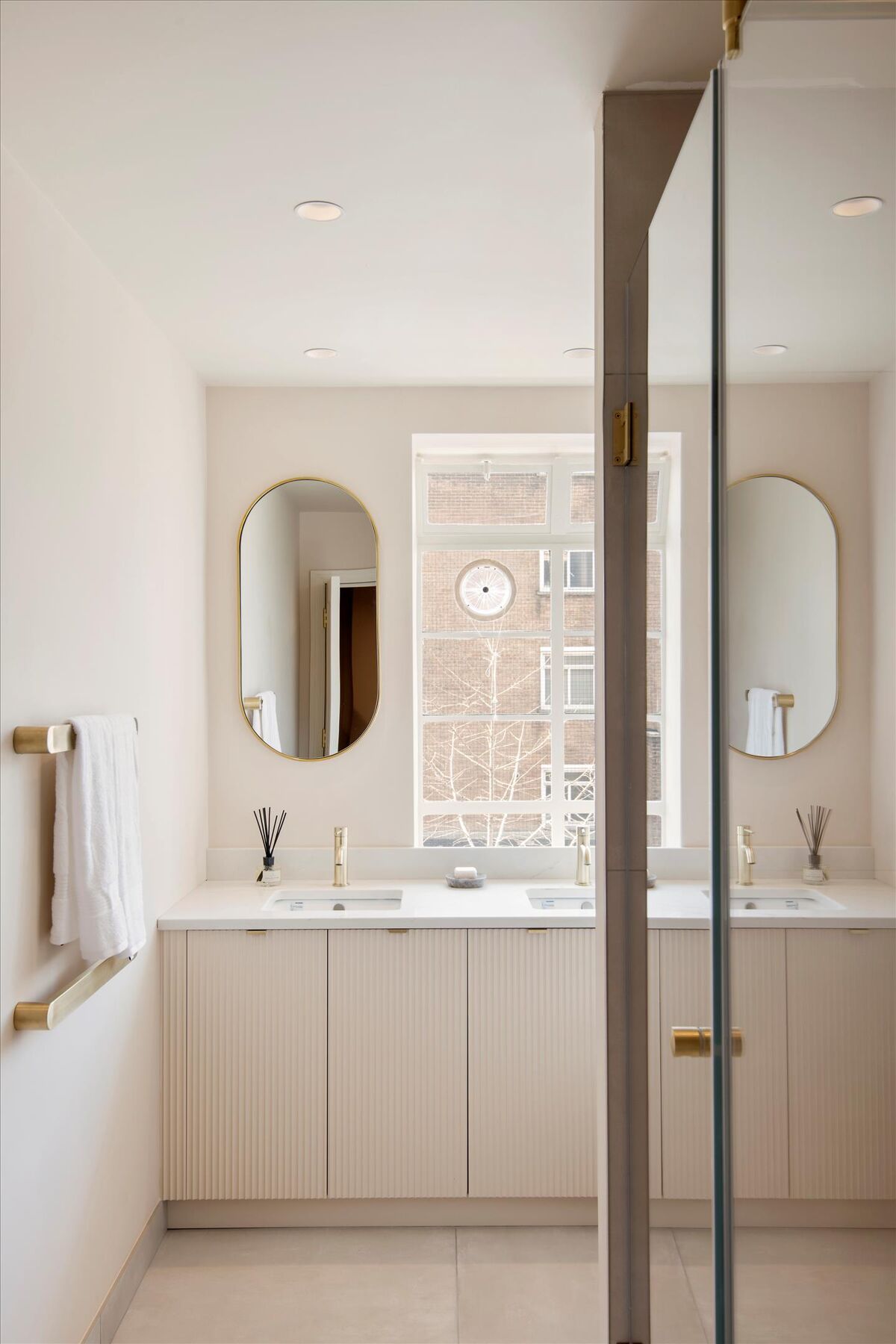 flat for sale in Cheltenham Terrace, London, SW3. SLA012212535