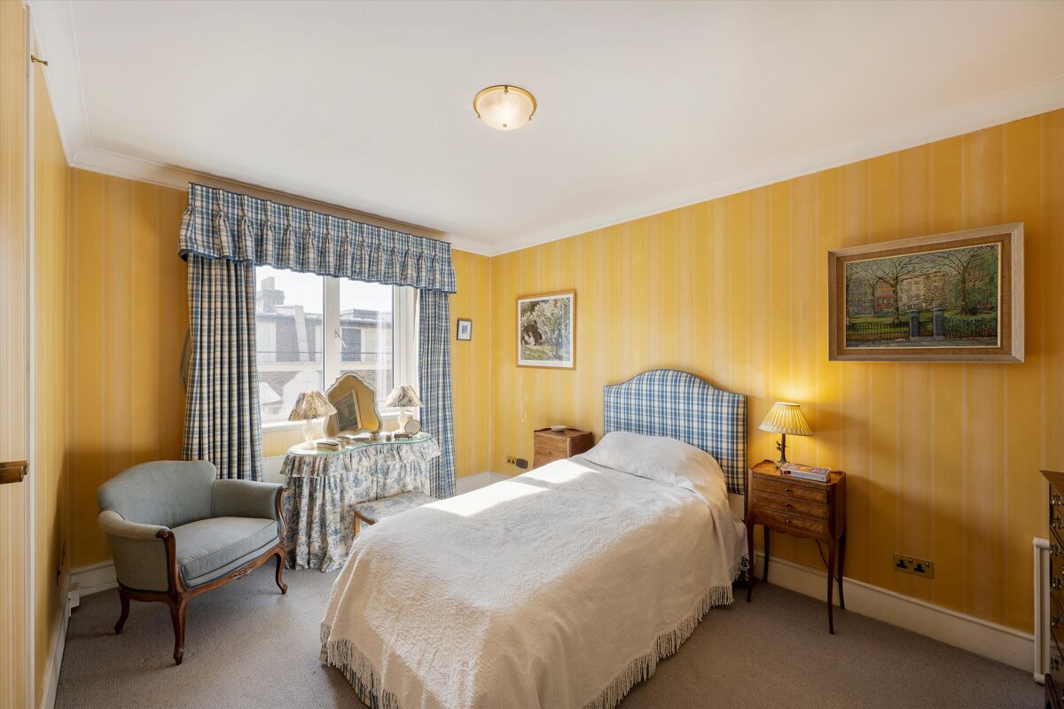 flat for sale in Holbein Place, London, SW1W SLA012212590 Knight Frank