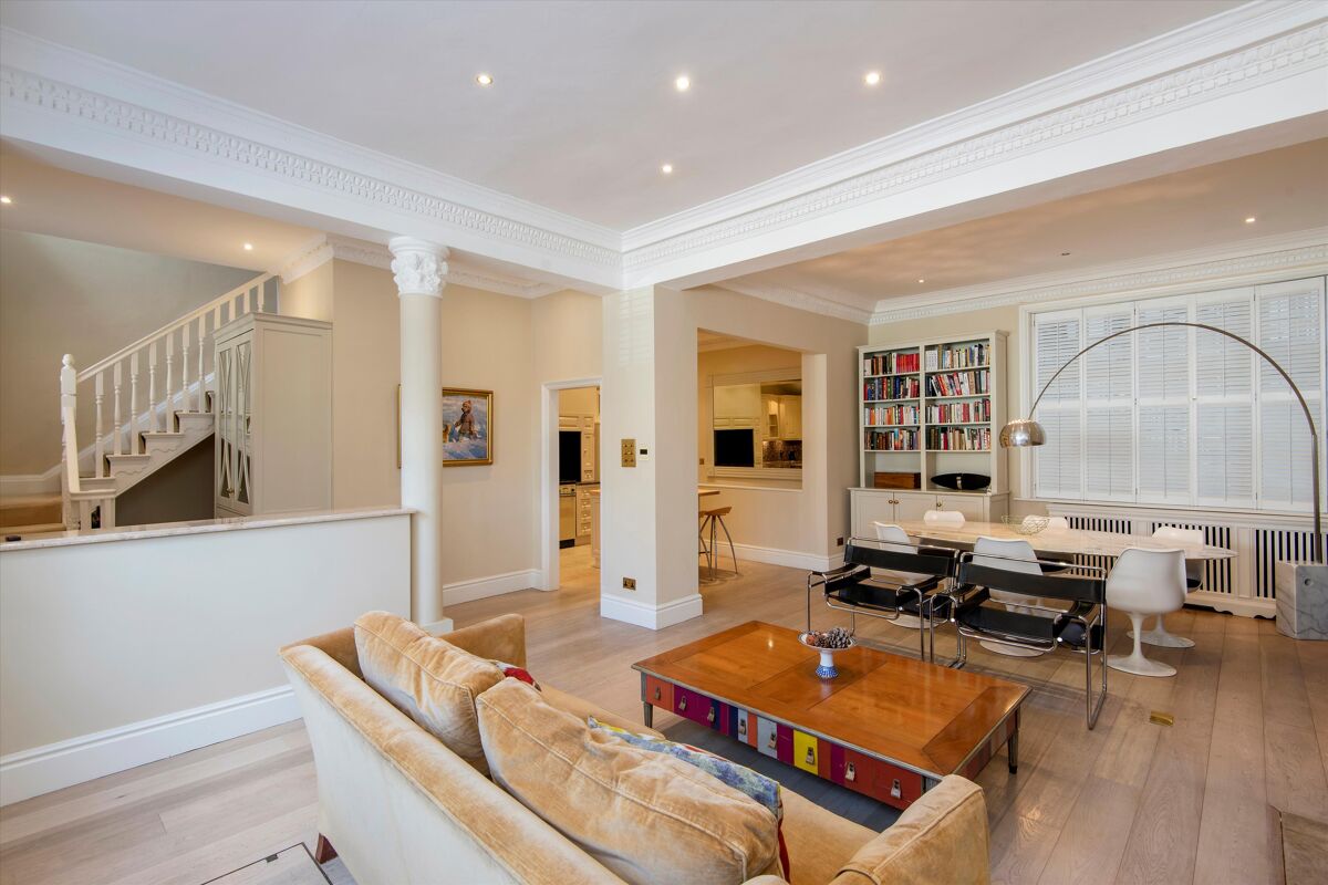house for sale in Dilke Street, London, SW3. SLA012222866 Knight Frank
