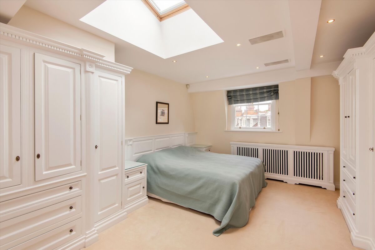 house for sale in Dilke Street, London, SW3. SLA012222866 Knight Frank