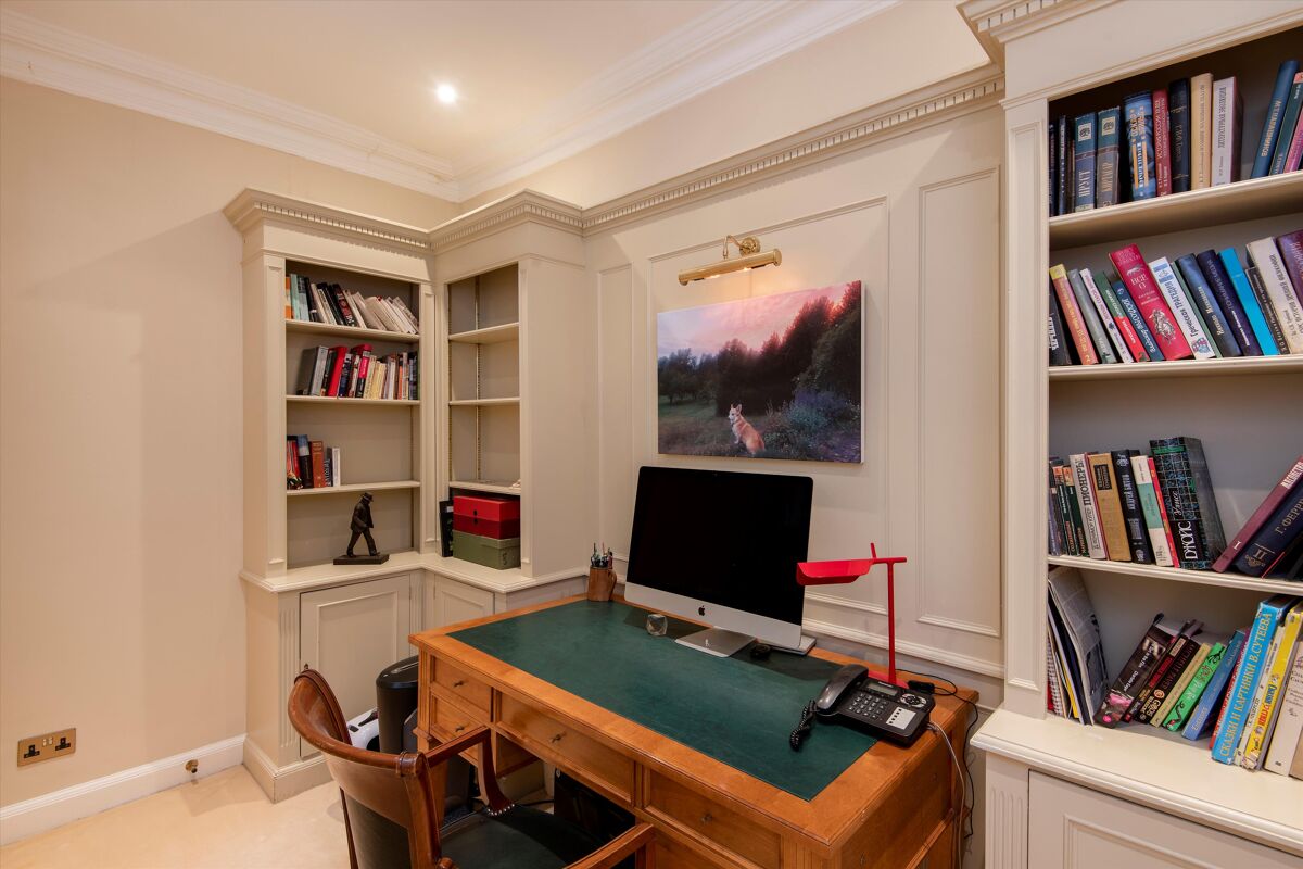 house for sale in Dilke Street, London, SW3. SLA012222866 Knight Frank