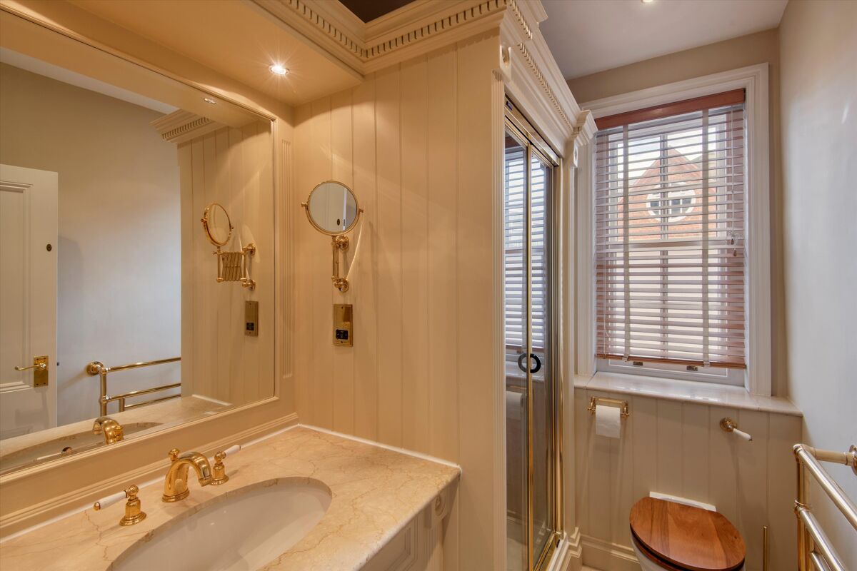 house for sale in Dilke Street, London, SW3. SLA012222866 Knight Frank