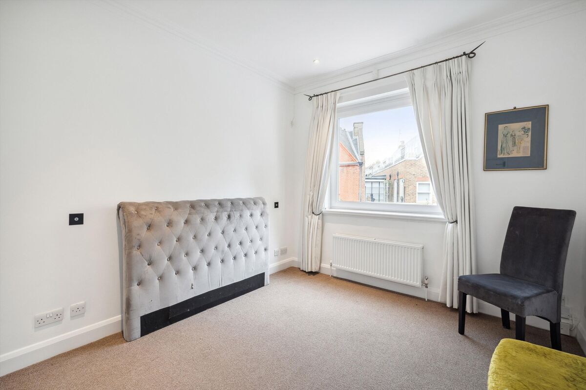 house to rent in Dilke Street, London, SW3. SLA012234130 Knight Frank