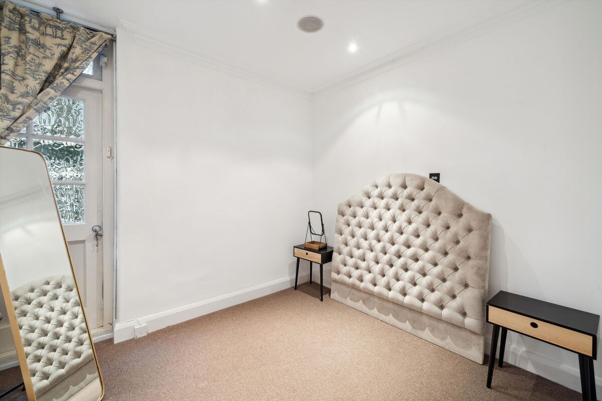 house to rent in Dilke Street, London, SW3. SLA012234130 Knight Frank