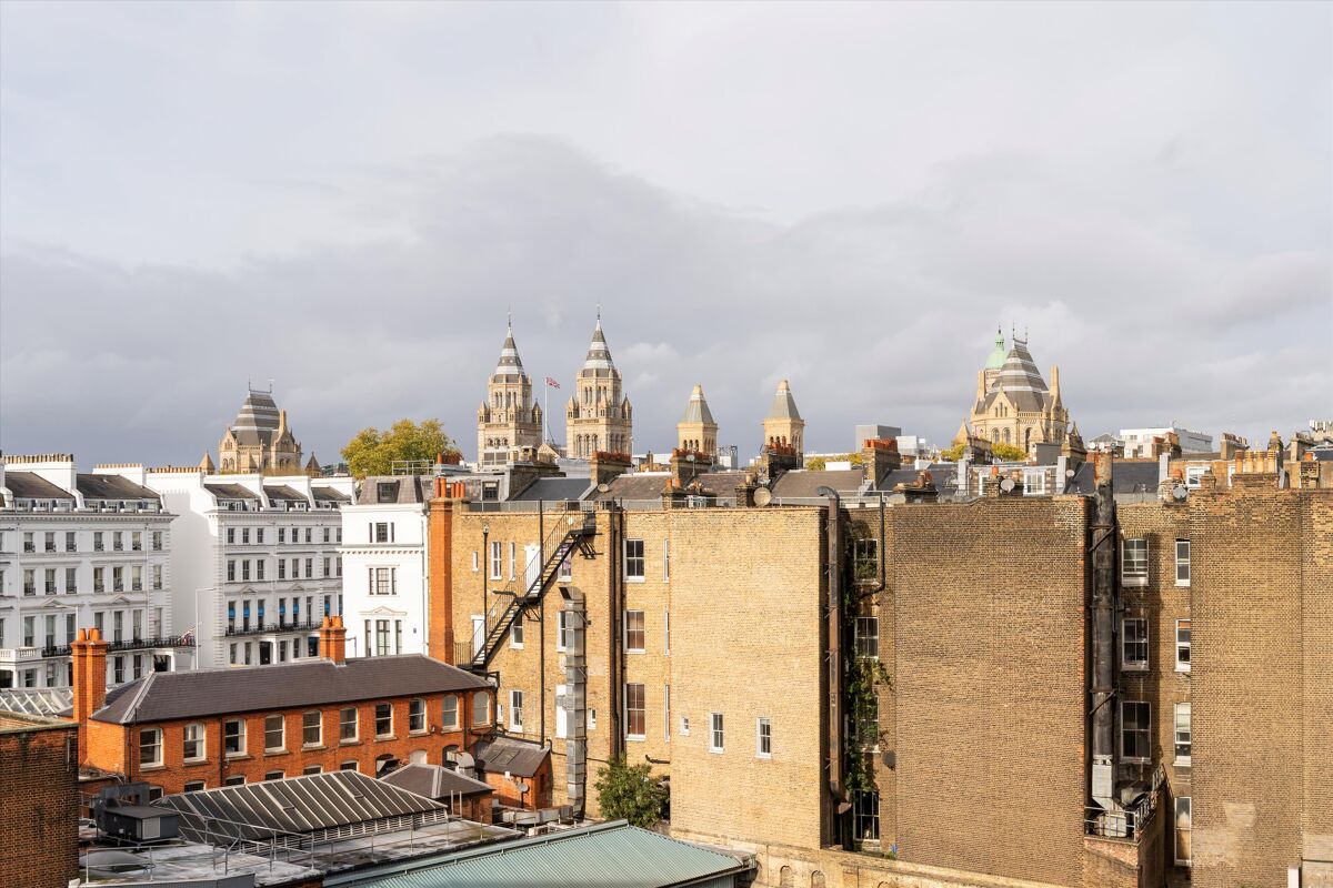 flat for sale in Onslow Square, London, SW7. SLA012268865 Knight Frank