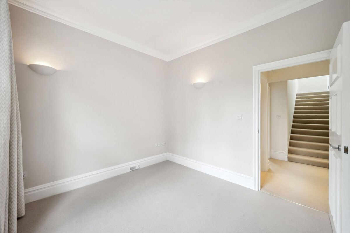 flat to rent in Court Lodge, 4849 Sloane Square, Knightsbridge, London