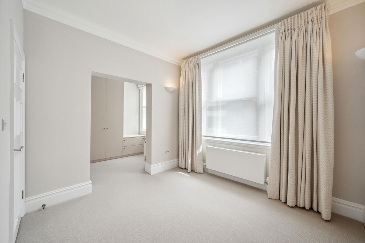 flat to rent in Court Lodge, 4849 Sloane Square, Knightsbridge, London