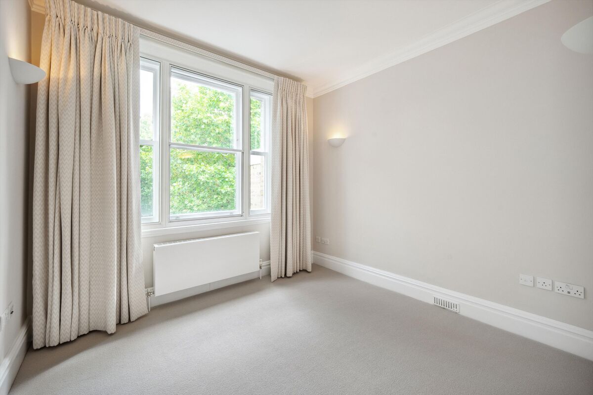 flat to rent in Court Lodge, 4849 Sloane Square, Knightsbridge, London