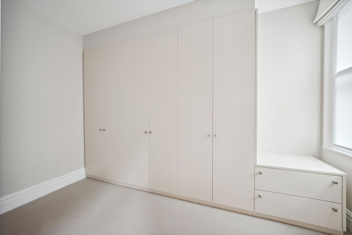 flat to rent in Court Lodge, 4849 Sloane Square, Knightsbridge, London
